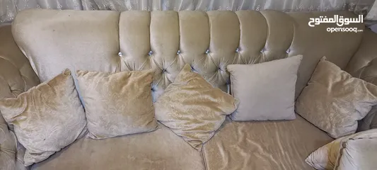  6 طقم كنت تفصيل لون بيج معرق كامل للبيع كامل 11 مقعد مع مساند استعمال عرسان  استعمال اقل من سنة
