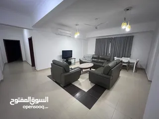  9 شقة للبيع في البسيتين  بالقرب من مستشفى الملك حمد  المساحة 135م