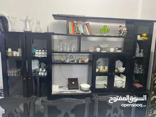  5 طقم كنب و طاولة سفرة و بوفيه