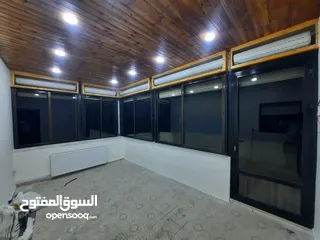  17 شبابيك المنيوم لون برونز زجاج برونز متوفر عدة مقاسات  بحال الوكاله