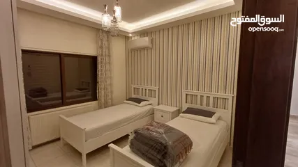  9 شقة مفروشة في - عبدون - مساحة 200 متر ثلاث غرف نوم و بلكونة (6692)
