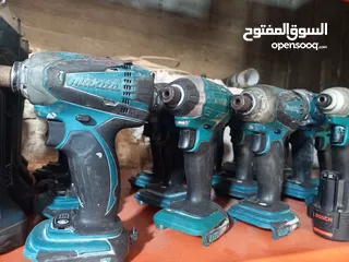  20 عدة يدوية أصلية شبه جديد  كهرباء او بطارية