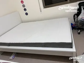  1 سرير أيكيا مع الفرشه