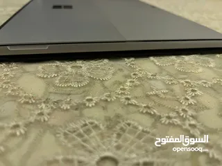  6 Microsoft Surface Pro (5th Gen)