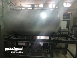  9 مصنع ألبان