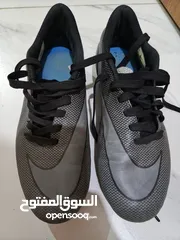  1 بوط نايك اصلييييييييي  استعمال خفيف ولا شخط ولا مزع ومريح