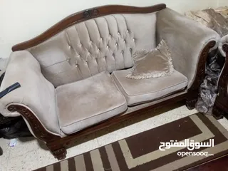  2 طقم كنب 7 مقاعد  زان مع الطاولات مستعمل