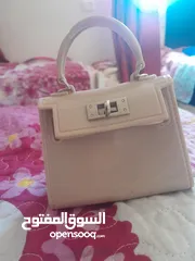  3 والسعر 10 شيكل