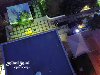  3 استراحة تشطيب ممتاز للبيع6300 متر  واجهتين تبعد على الرئيسي حوالي 200 متر قطران لعند الباب للبيع مزر