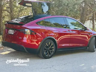  2 تيسلا X. الشكل الجديد اتسكور    87 +B.