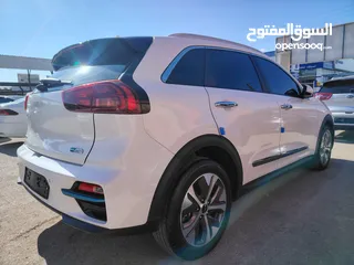  4 كيا نيرو كهربائيه بالكامل ممشى قليل اصلي