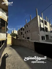  2 شقة بدون تشطيب في الجاردنز