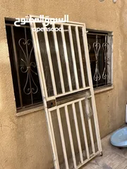  4 باب حديد خارجي