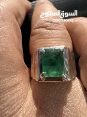  19 خاتم فضه  رجالي عيار 925 صياغه يدويه  بحجر الزمرد الكولومبي الطبيعي عالي الجوده جدا غير معالج