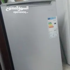 1 فريزر مكتبة كبيرة اربع جوارير لون سلڤر