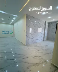  1 شقة ارضية مع ترس  جاهزة للسكن  جبل المغير -خلف فندق الجوابرة بتشطيبات جدا فاخرة