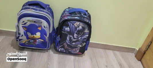  12 حقيبة اولاد مدرسية ذات جودة عالية و استعمال و حفاظ على الحقيبة بحالة ممتازة شبه جديدة و لا عيوب