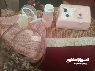  2 عربيه اطفال بحال الوكاله مع كرسي هزاز للبيع