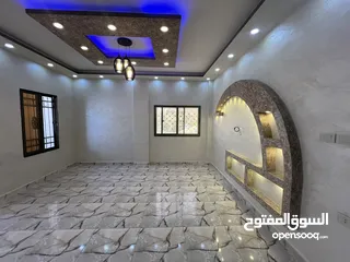  8 منزل دوبلكس للبيع بسعر مغري جدا