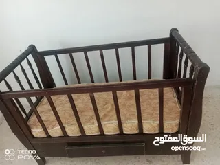  1 سرير بيبي مستعمل بحال الوكاله