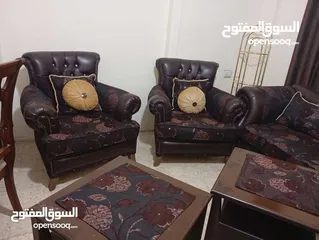  1 كنب للبيع مع الطاولات