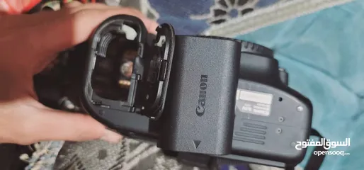  4 للبيع كاميرا Canon eos 80d شبة جديد مع العدسه وجميع مستلزماتها وسعر مناسب جدا