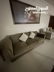  1 طقم أرائك بني فاخر بحالة شبه جديدة وحدة 2 كراسي وحدة 3 كراسي 160سم و 222سم  السعر قابل لل مفاصلة