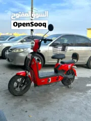  1 اسكوتر للبيع بحاله ممتاز جدا جدا