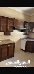  4 شقه مع روف للبيع في رجم عميش