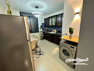  14 شقة مفروشة للايجار