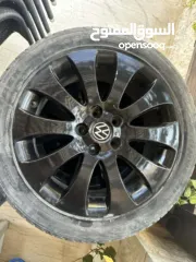  1 جنط مع الكوشوك الي عليه لمجموعة vw
