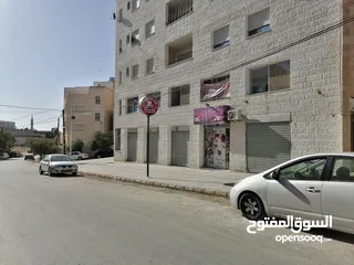  3 الزرقاء جبل طارق بجانب دائرة الإفتاء بعد مركز أمن جبل طارق الجديد على اليسار مقابل صيدلية كلوروفيل.