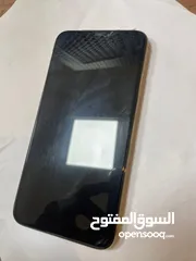  1 ايفون 11pro max مساحه 256 كسر زيرو استعمال شهر ونص نسخه (M) بطاريه 100% قادم من الكويت