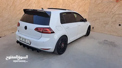  19 بسبب السفر المستعجل جولف 2015 جي تي اي  جدددديده بمعنى الكلمه فل فل اضافات بسعر ممتاز وتنازل مباشر