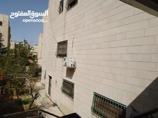  12 فيلا ثلاثة طوابق للبيع