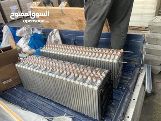  8 بطاريات طاقة شمسية