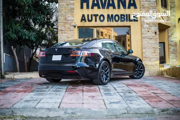  8 Tesla Model S-PLAID 1020hp مديل 2021 بحاله الوكاله من الداخل والخارج