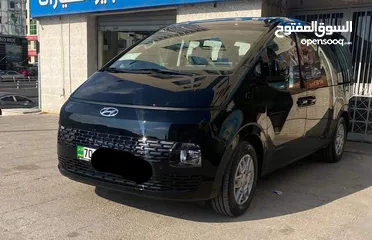  18 باص فان للايجار اليومي تسع مقاعد باصات للايجار فانات للايجار توصيل طلبات مطار جسر رحلات مناسبات باص