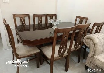  3 طاولة سفرة مودرن خشب  بحالة جيدة جداااااا