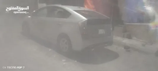  5 تويوتا بريوس للبيع موديل 2011