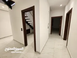  17 شقة مع روف دوبلكس للبيع على طريق المطار ( البنيات )  ref : 14367