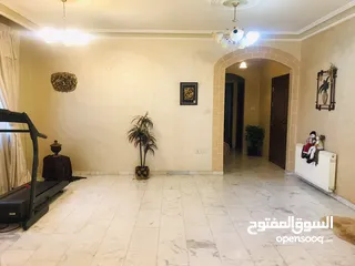 3 شقة ديلوكس للبيع مساحة 165 متر في الدوار السابع