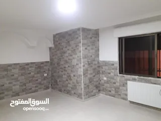  14 شقة سكنيه مميزه في منطقة الجبيهة