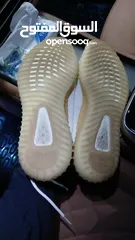 6 shoes Adidas Yeezy original 43وثلث الابيض اصلي والرمادي قياس 44 كوبي  بحاله ممتازه كانه جديد .