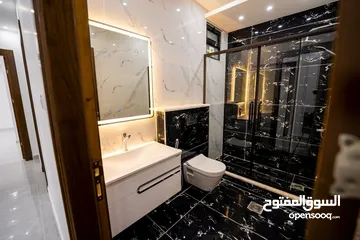  11 طابق ثالث مع روف  ..بمشروع الاحسان   بمساحة 235 م مع ترس 66م بسعر 110000 دينار