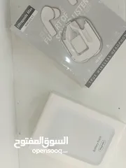  4 سماعات عازله للصوت قويه عليها كفاله