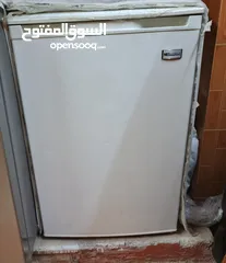  1 فريزر  شبه جديده نوع ناشونال اليكتريك موفره في الكهرباء انفيرتر