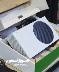  1 اكس بوكس سيريس اس مع العاب و ضمان و اشتراك و الكارتون