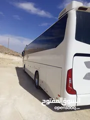  32 باص فان10ركاب لنقل الركاب والسياح وخدمات التوصيل من والى المطار والمعابر الحدوديه والجولات السياحيه