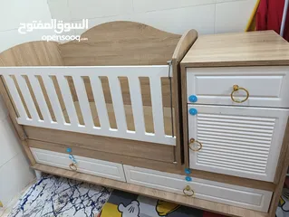  1 سرير طفل مستعمل نظيف